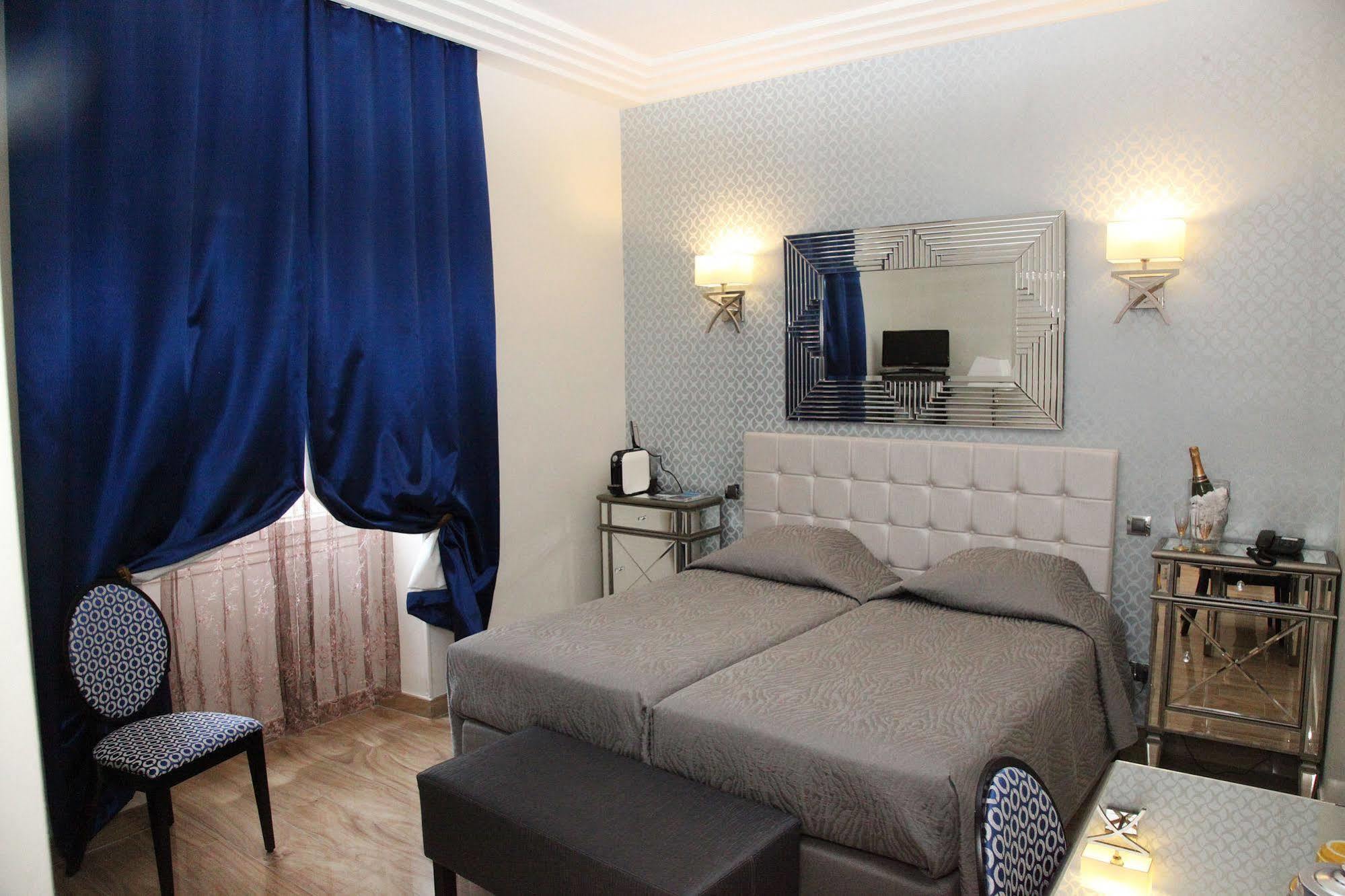 Le Meurice Hotel 3*